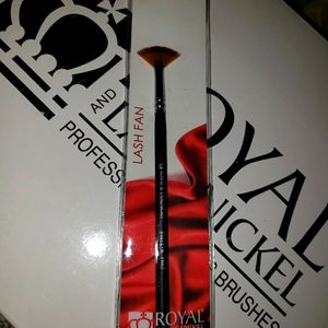 Royal And Langnickel Silk Pro Lash Fan